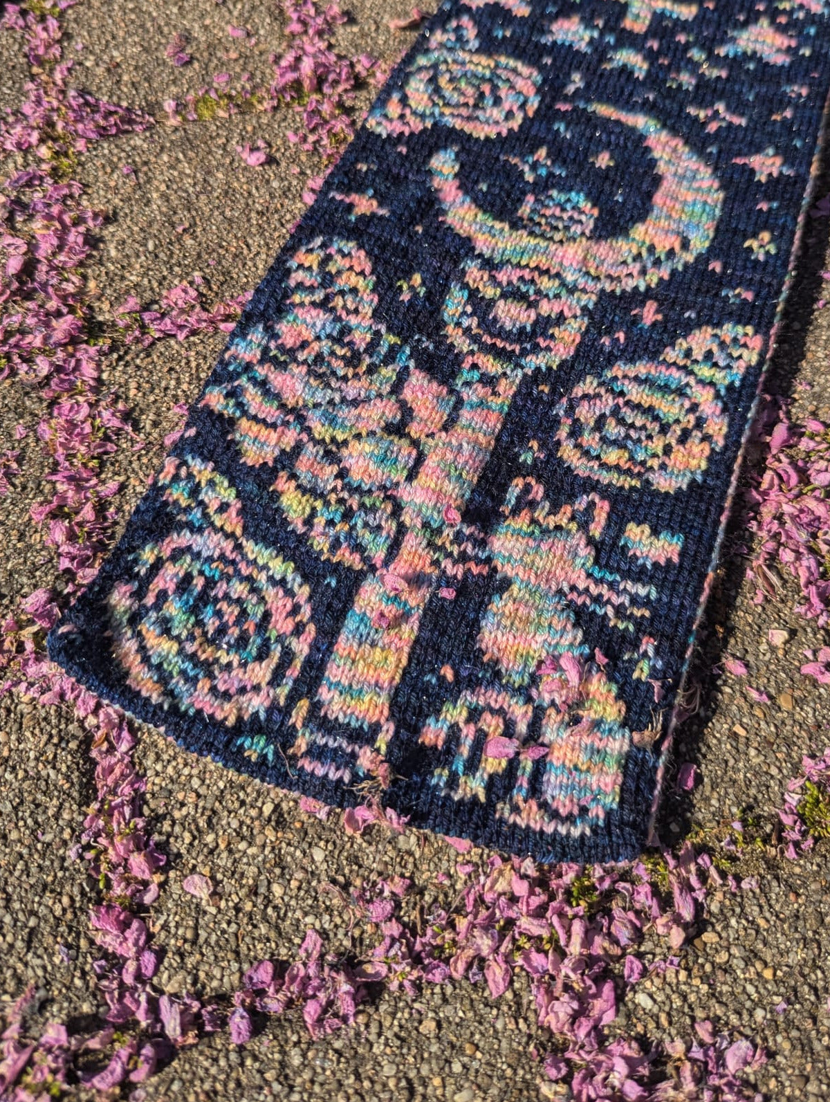 Magical Girl Scarf (Roses) Knitting Pattern