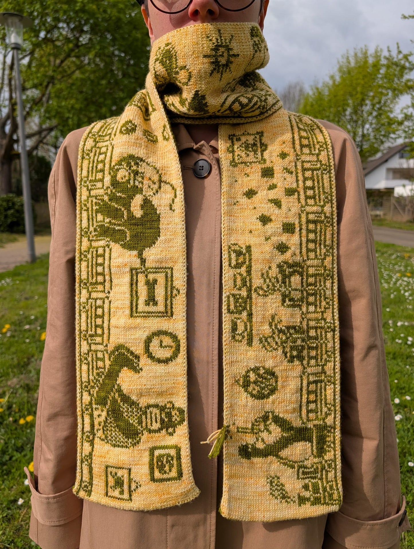 The Cheese And Cracker Thief Scarf Pattern