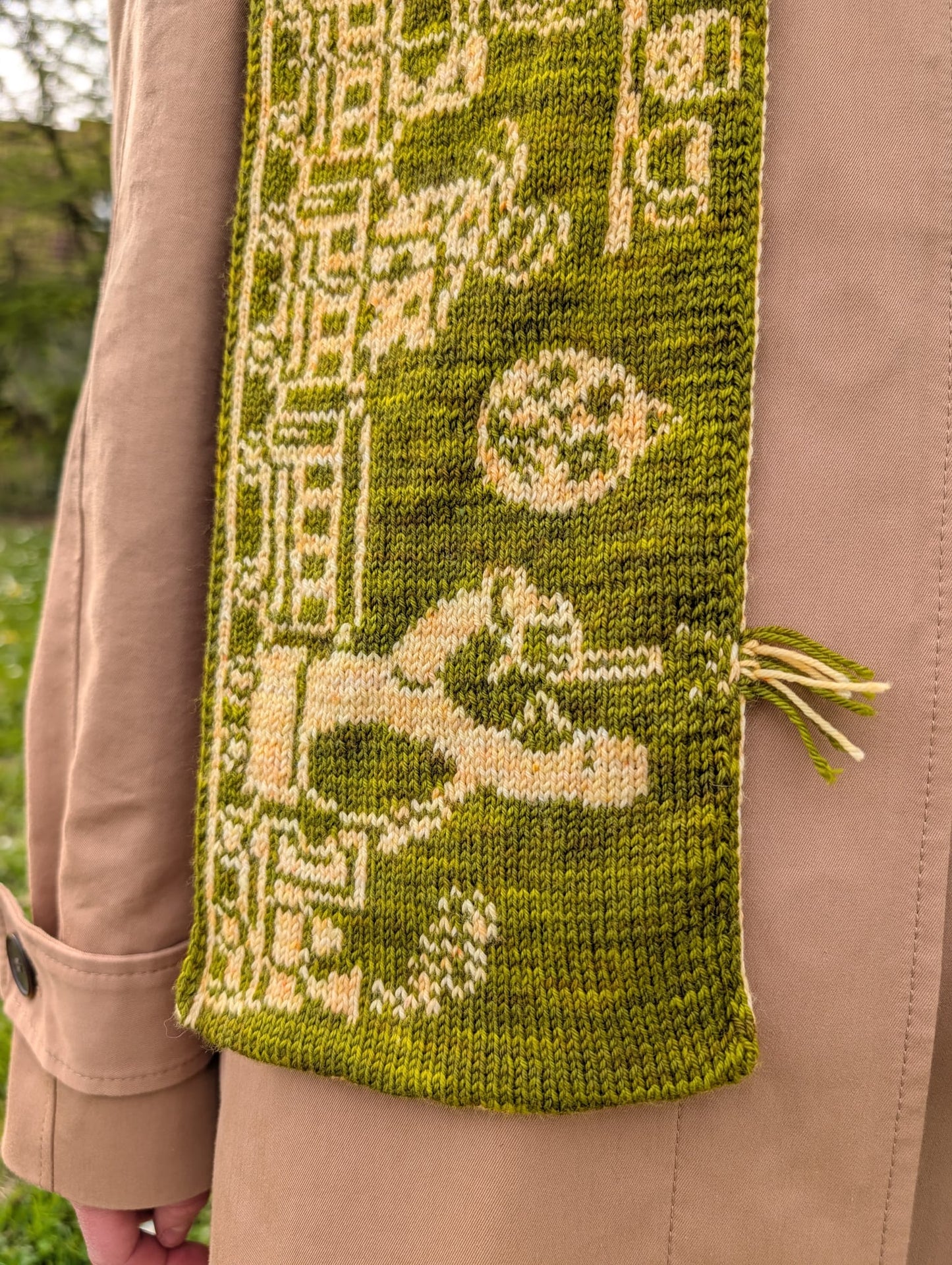 The Cheese And Cracker Thief Scarf Pattern